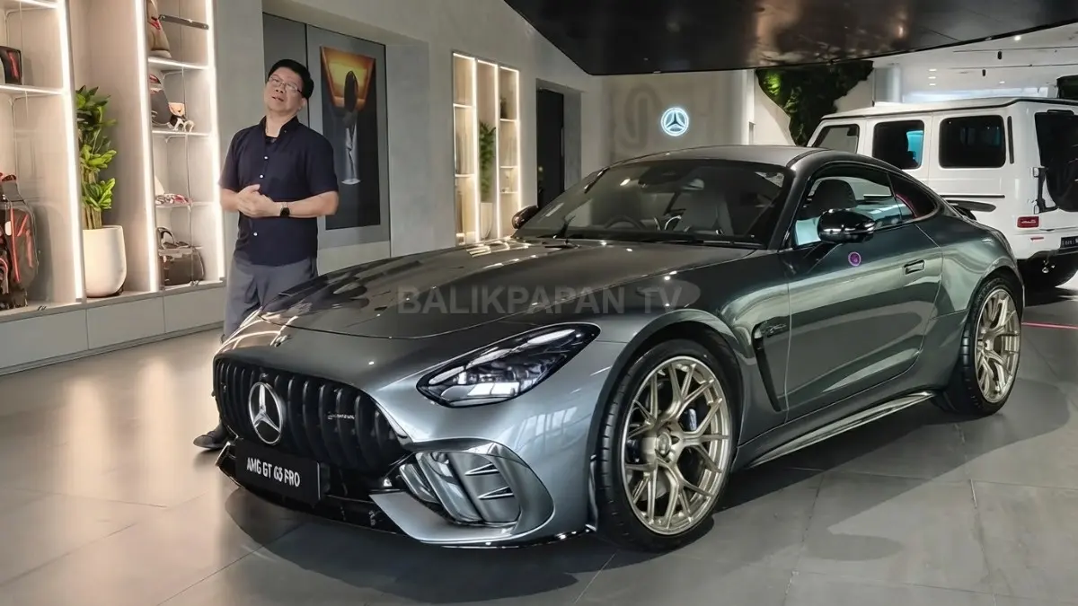 Mercedes-AMG GT 63 Pro membawa mesin V8 4.000 cc, tenaga 612 HP, dan desain sport car berkarakter performa (BTV/AI)