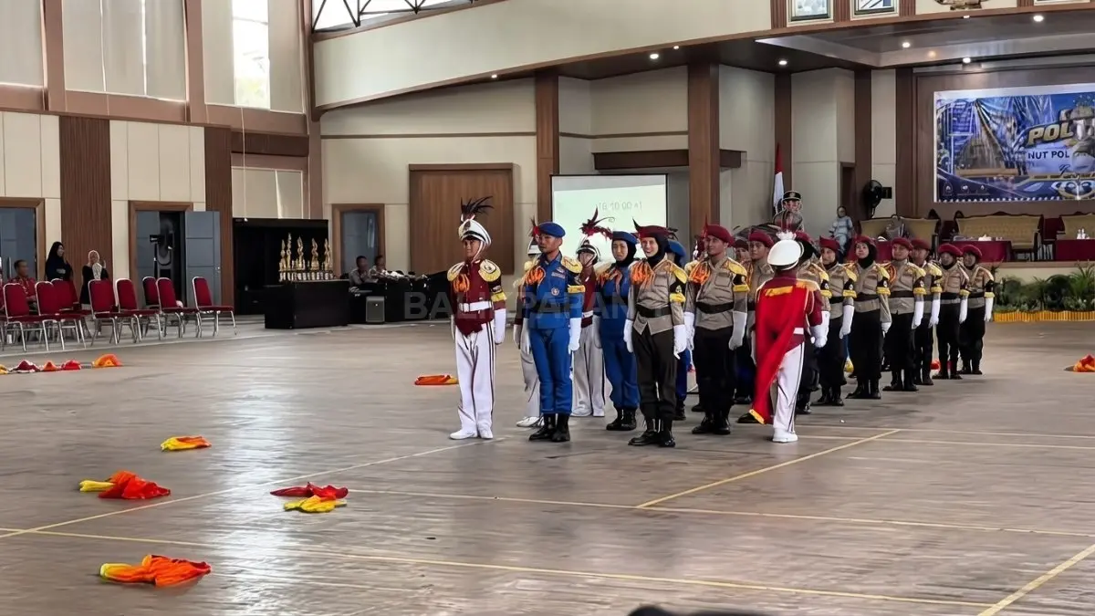 Sebanyak 17 SD di PPU mengikuti Lomba Polisi Cilik untuk melatih disiplin, kekompakan, dan tertib berlalu lintas sejak dini. (Sumber: YouTube Balikpapan TV)