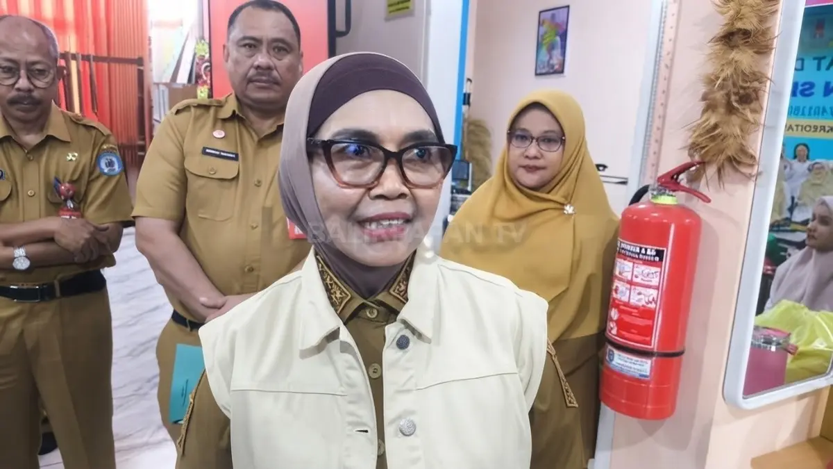 Aktivitas personel Disdamkartan Bontang saat menjalankan pelayanan kepada masyarakat.