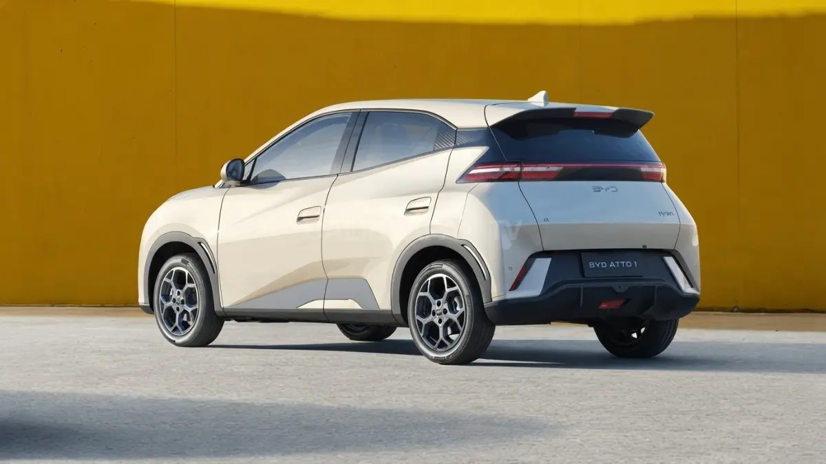 BYD Atto 1 facelift hadir dengan charging fleksibel, baterai berbeda, frunk aftermarket, serta layar interior lebih besar (BTV/AI)