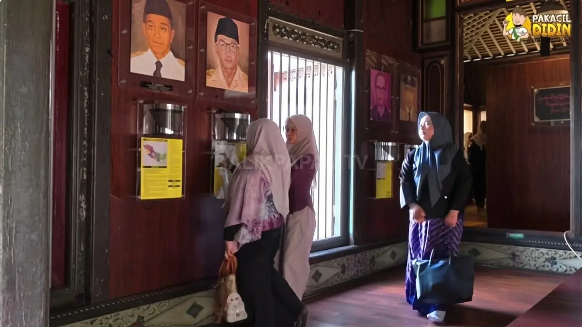 Foto para gubernur dan dokumen perjuangan menjadi bagian dari koleksi sejarah Museum Wasaka Banjarmasin.