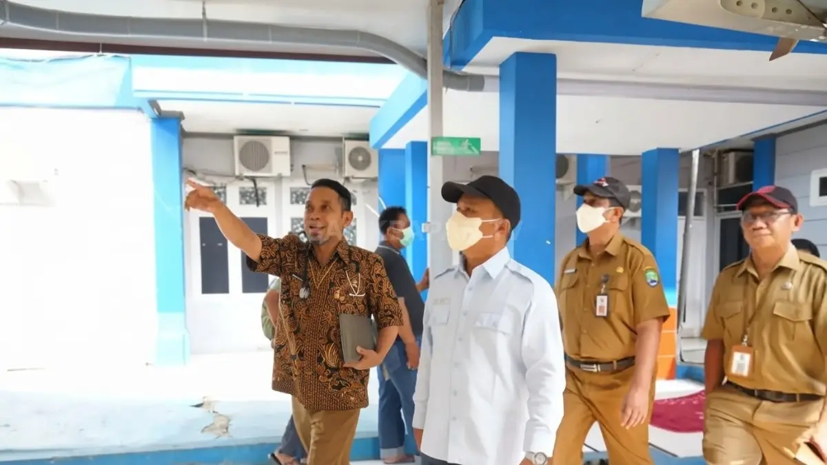 Wakil Bupati Bulungan Kilat meninjau sarana dan peralatan medis di RSDSS Tanjung Selor.