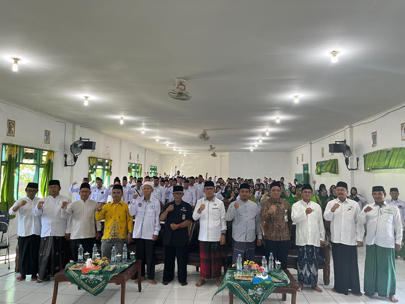 PELATIHAN: Ketua Tanfidziyah PWNU Kalteng Dr HM Wahyudie F Dirun pada acara Pendidikan dasar kader NU Angkatan kedua di Kotim, Jumat sore (18/7).FOTO: MIFTAH/KALTENG POS