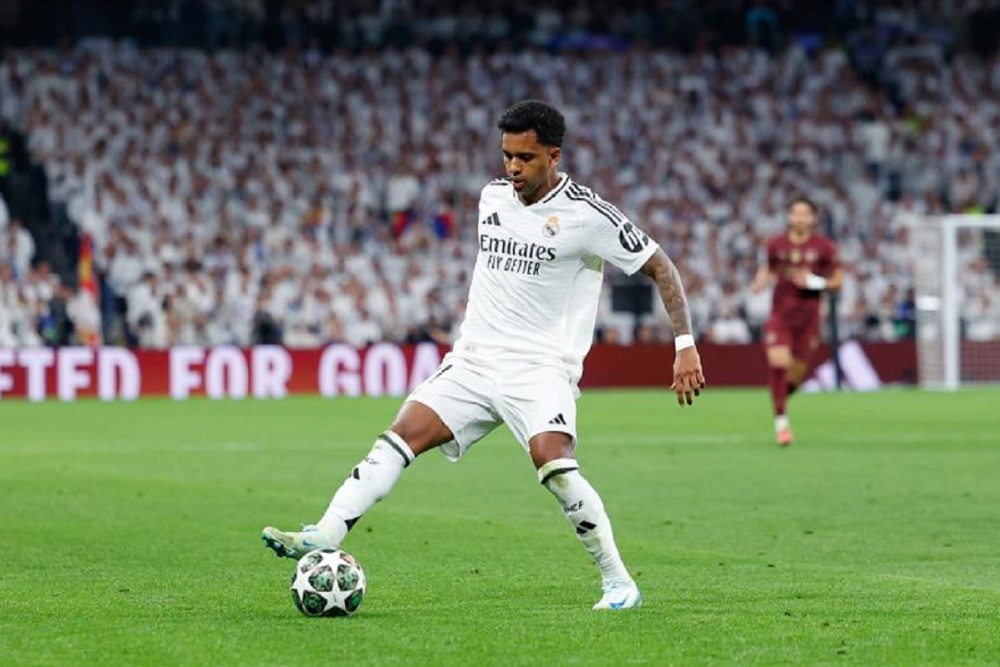 Barcelona akan memanaskan bursa transfer musim panas 2025 dengan rencana merekrut Rodrygo Goes dari rival mereka Real Madrid. (Sumber: D. Agyeman/Presse Sports)