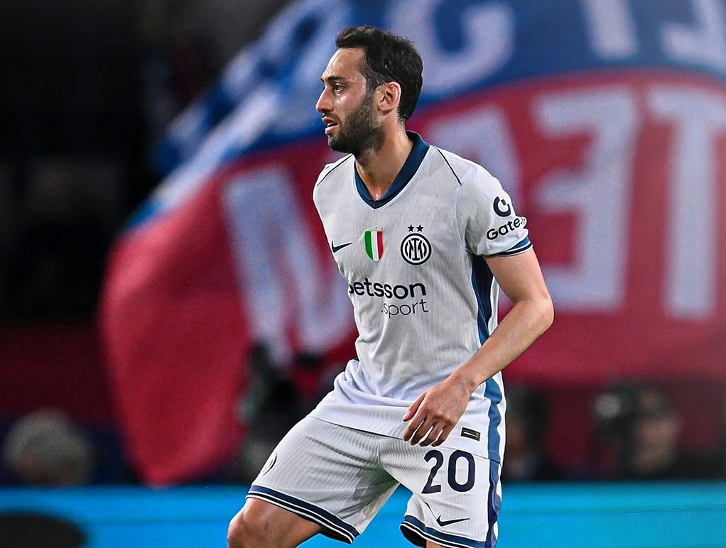 Masa depan Hakan Calhanoglu di Inter Milan masih menjadi tanda tanya. Ada kemungkinan hengkang musim panas tahun ini. (Sumber: Instagram @hakancalnoglu)