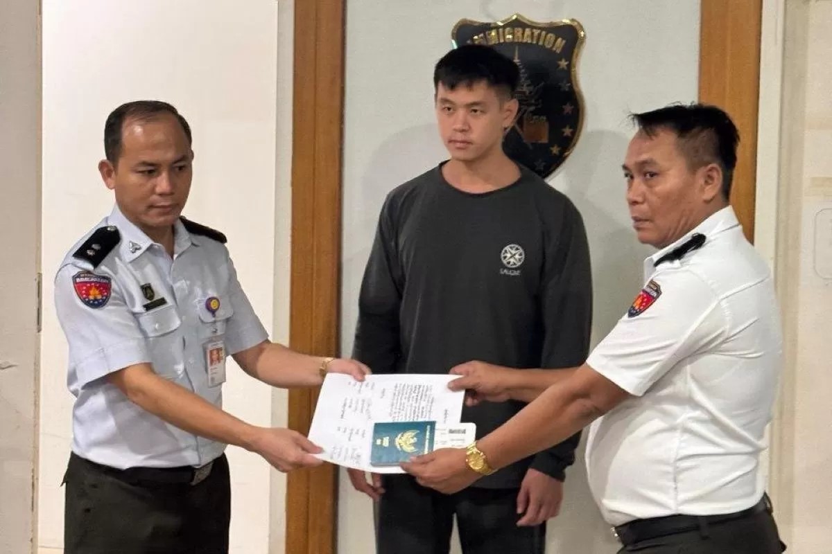 Selebgram Arnold Putra berhasil dibebaskan dari Myanmar dan dipulangkan ke Indonesia  &nbsp;
