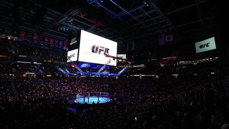 Dua Duel Raksasa di UFC Summer 2025! Whittaker vs De Ridder & Du Plessis vs Chimaev Siap Guncang Dunia. Getty Images