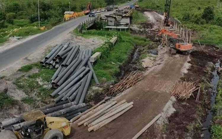 Jembatan Sei Lenggana Km 21 Sampit