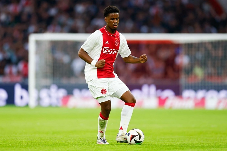 Jorrel Hato, talenta muda Ajax Amsterdam yang mulai dilirik klub-klub elite Eropa. (Sumber: IMAGO)