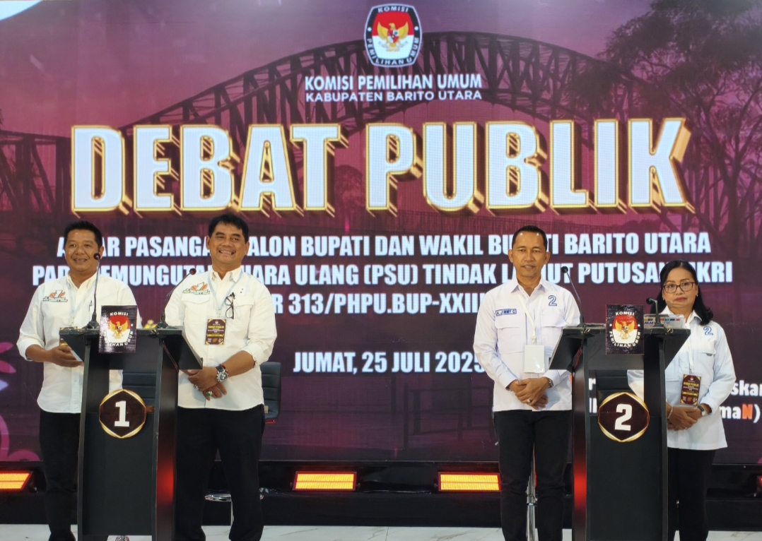 Pasangan calon Pilkada Barito Utara saat debat. RENO/KALTENG POS