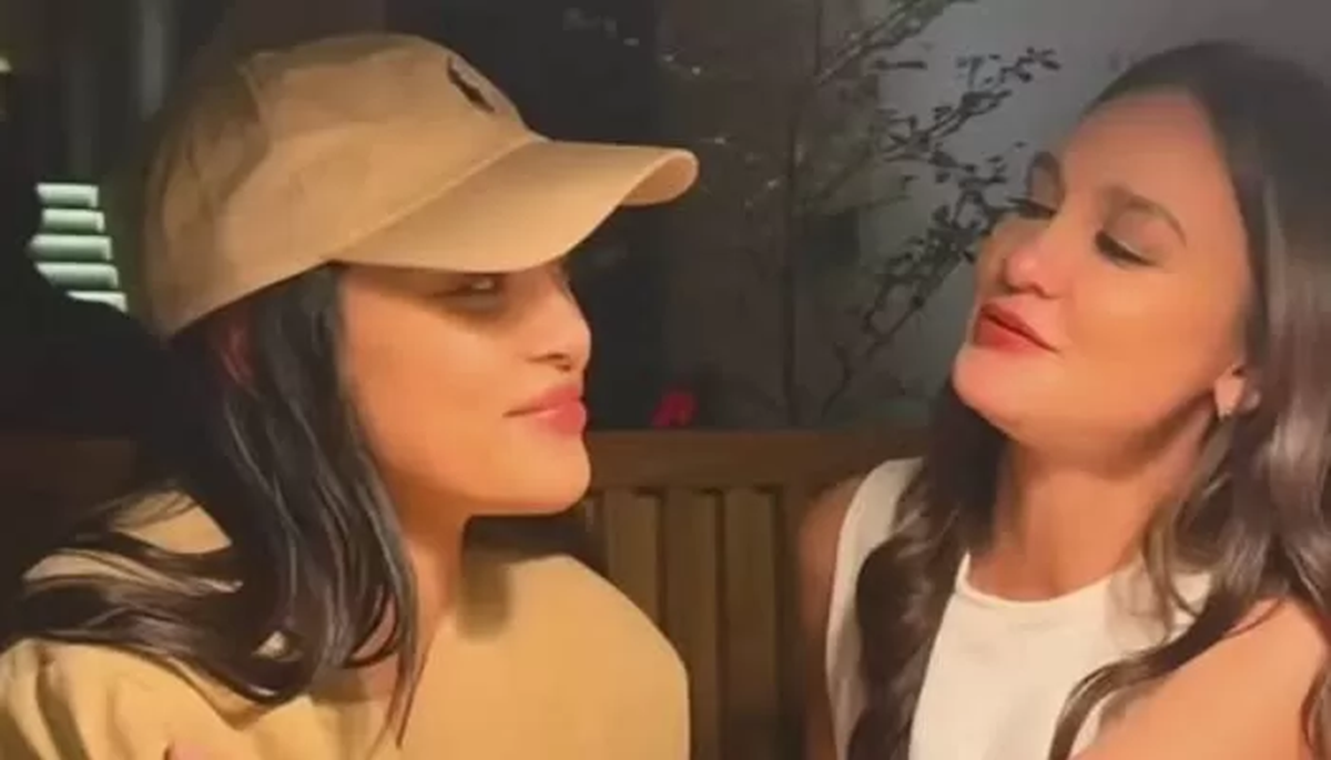 Luna Maya dan Erika Carlina