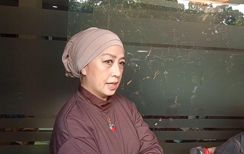 Irvina Zainal, ibunda Kimberly Ryder