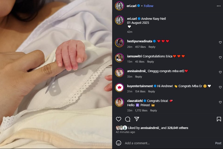 Erika Carlina mengumumkan kelahiran anaknya.