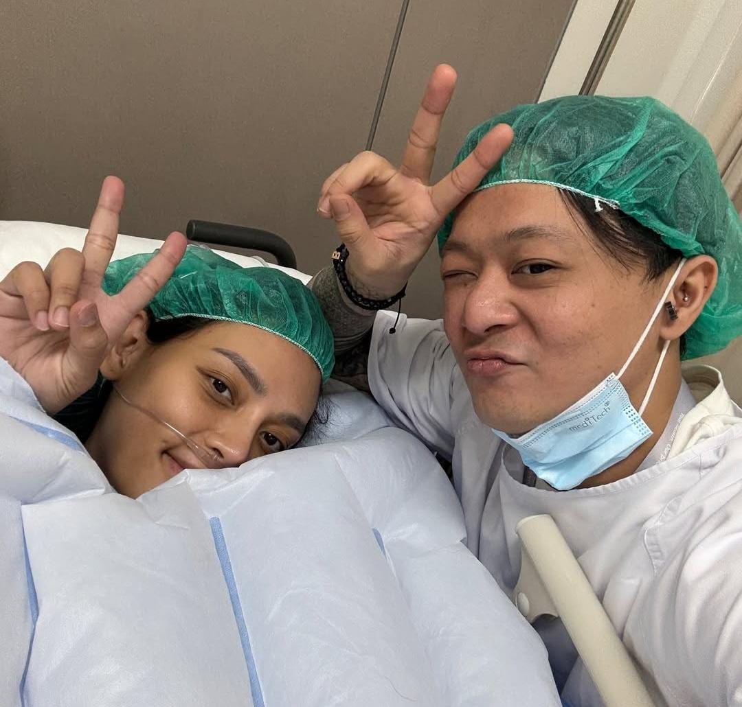DJ Bravy saat mendampingi Erika Carlina melahirkan.