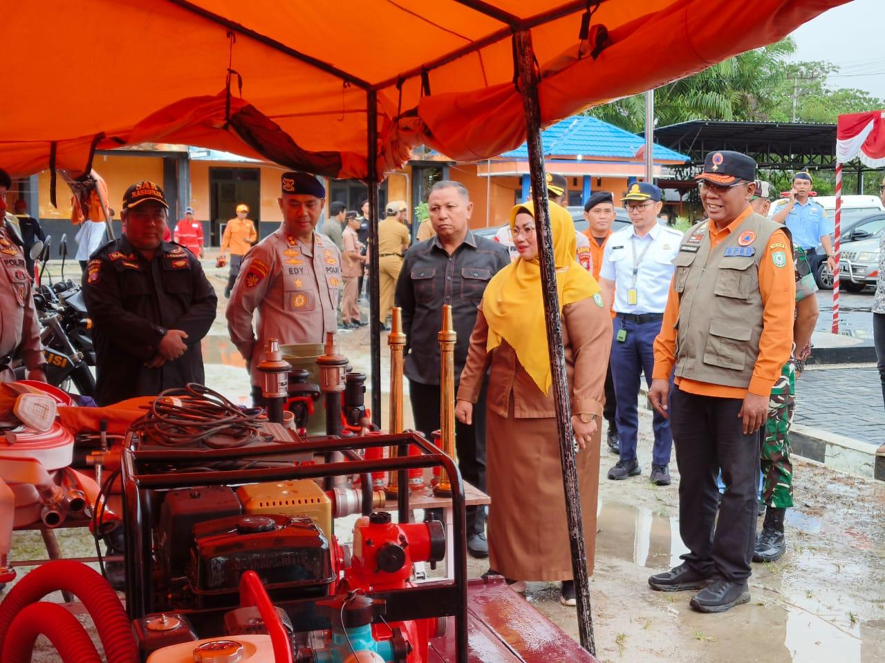 Wabup Irawati mengecek sarpras pengendalian karhutla.