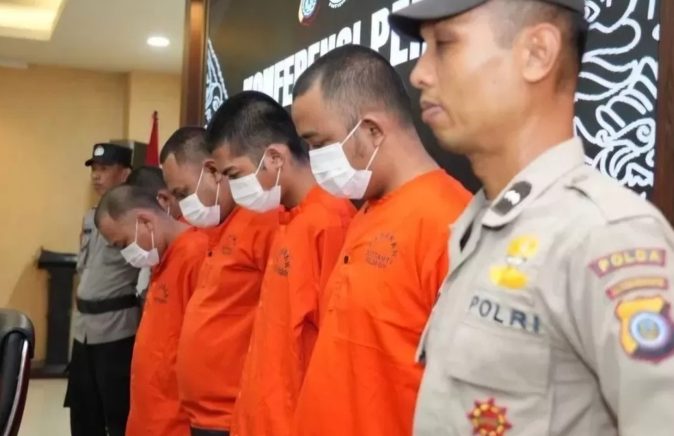 Peelaku ditangkap