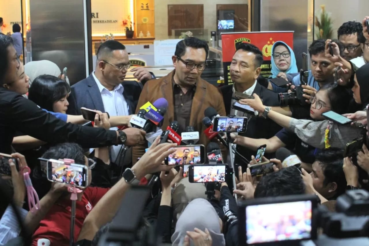 Ridwan Kamil jumpa pers usai tes DNA di Bareskrim.