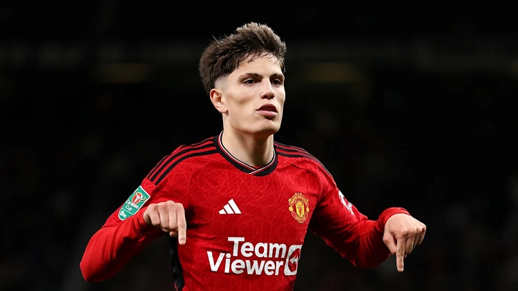 Pemain sayap Manchester United, Alejandro Garnacho. (Sumber: Matt McNulty/GettyImages)