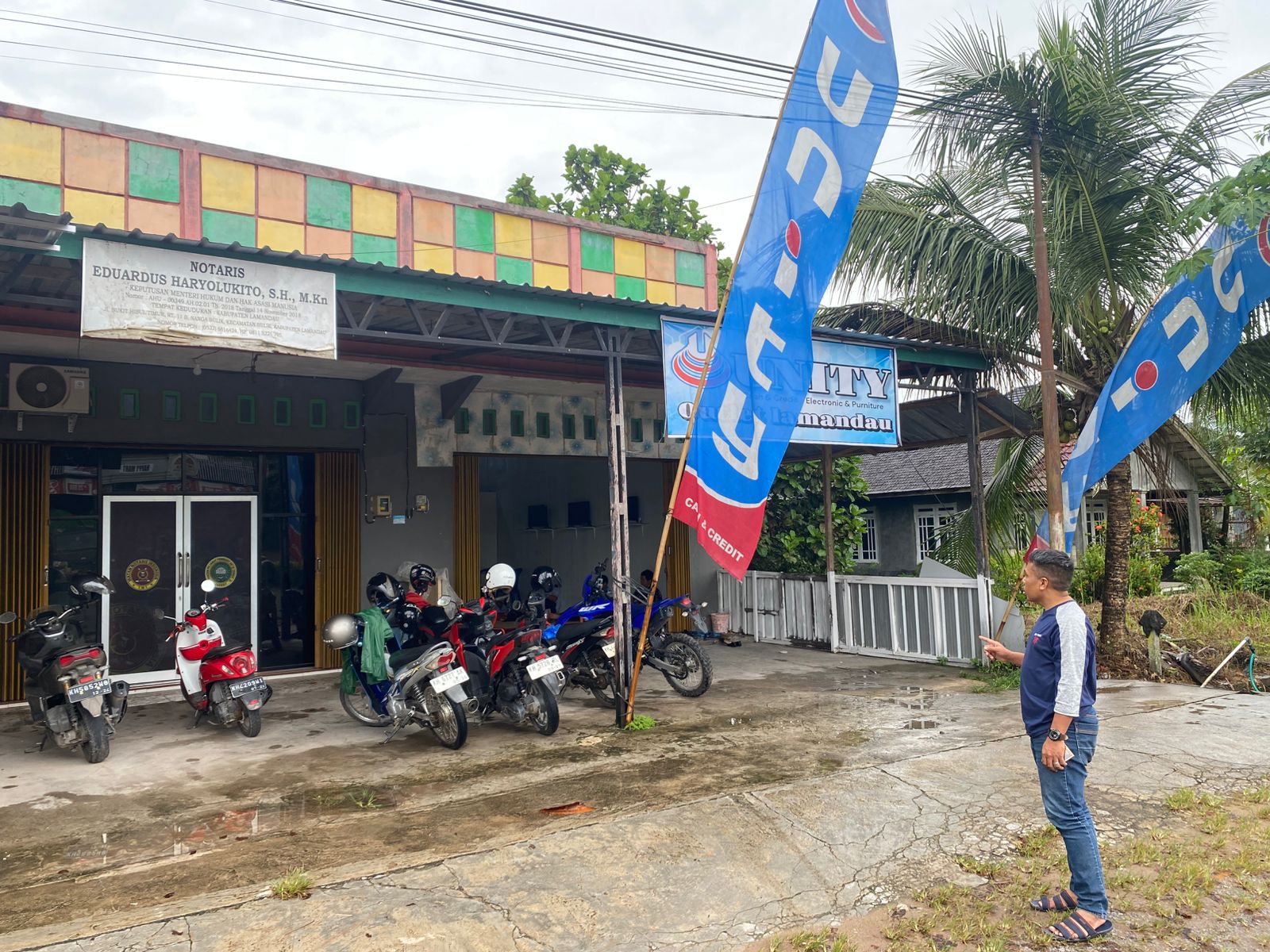 Kondisi eks Kantor Gapoktanhut SBB yang saat ini telah beralih fungsi jadi toko elektronik. WARGA UNTUK KALTENG POS