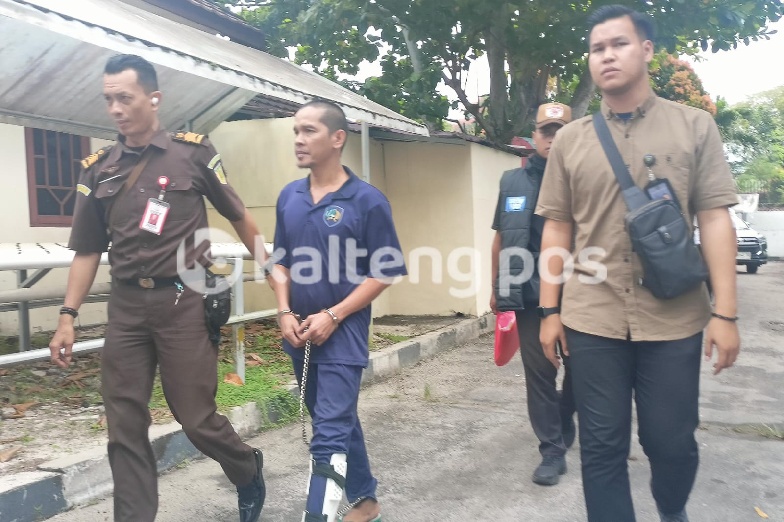 Saleh tiba di Kantor Kejari Palangka Raya.AGUS PRAMONO/KALTENG POS