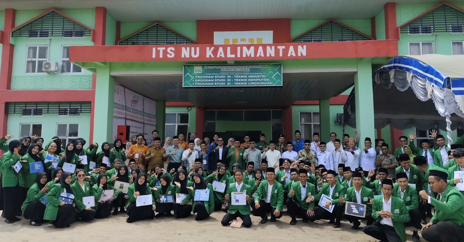 Wakil Gubernur Kalteng H Edy Pratowo meresmikan PKKMB ITSNUKA, Senin (25/8/2025). Institut ini ditargetkan berkembang menjadi universitas dalam dua tahun ke depan. MUTOHAROH/KALTENG POS