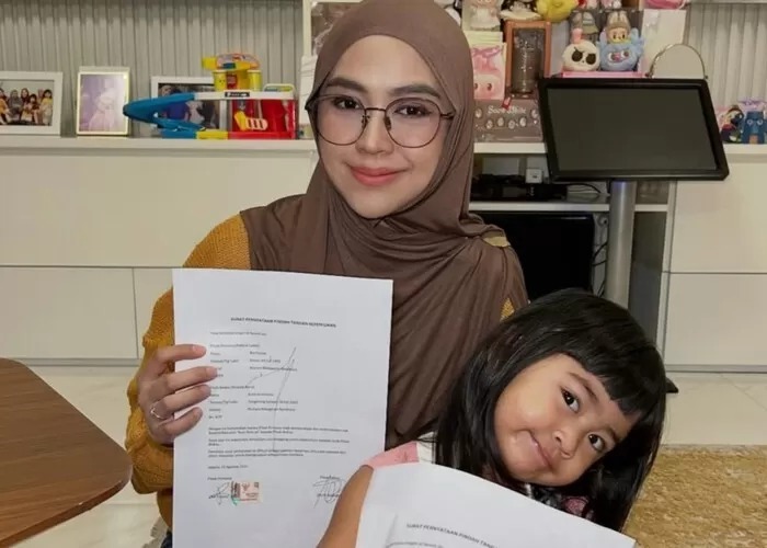 Ria Ricih menyerahkan kos 8 pintu kepada Moana