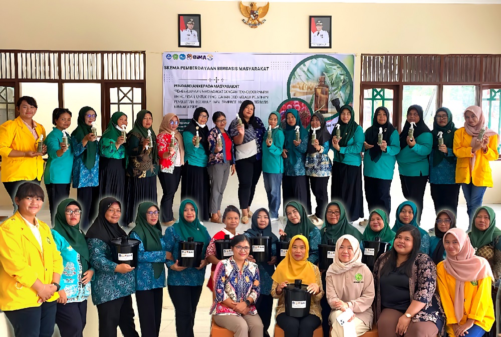 Tim Dosen dan Mahasiswa FMIPA UPR bersama TP PKK Menteng, selesai pelatihan cegah DBD.HUMAS