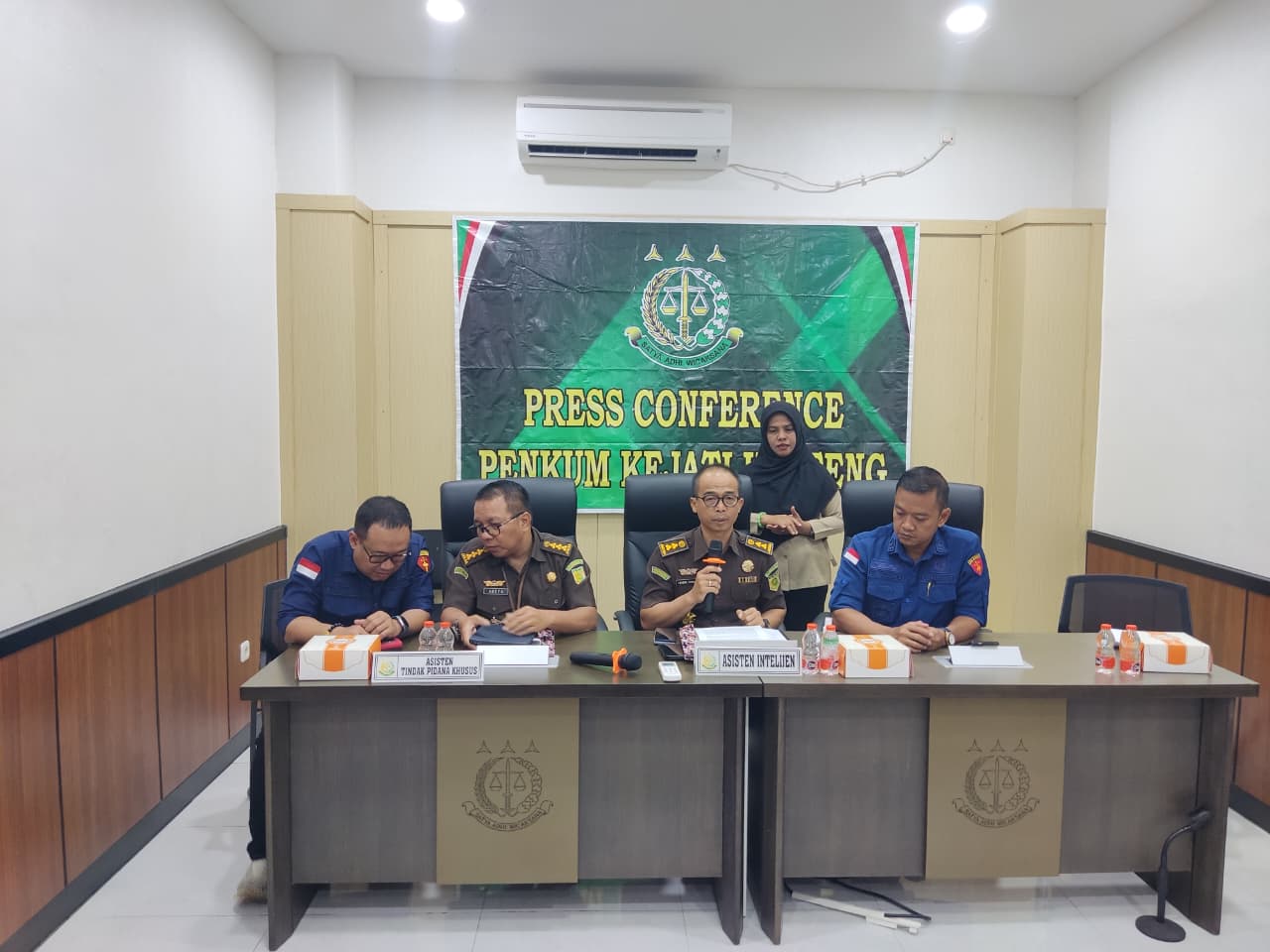 KEJATI: Pihak Kejaksaan Tinggi Kalimantan Tengah memberikan keterangan pers terkait kasus dugaan korupsi PT Investasi Mandiri.
