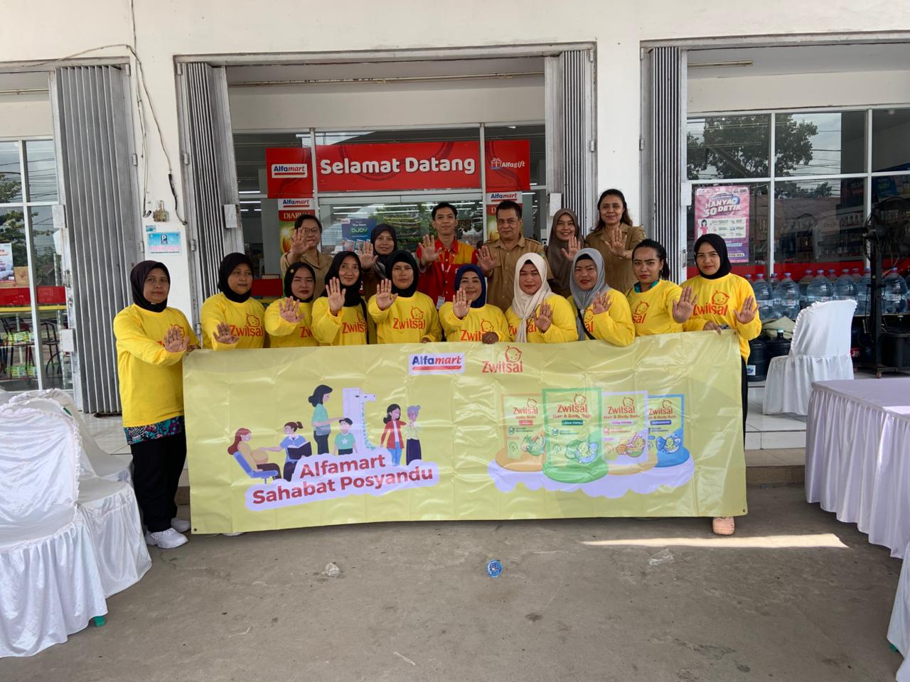 Program sahabat posyandu diikuti puluhan anak-anak di gerai Alfamart RTA Milono Km 7 di Kota Palangka Raya, Senin (8/9/2025).