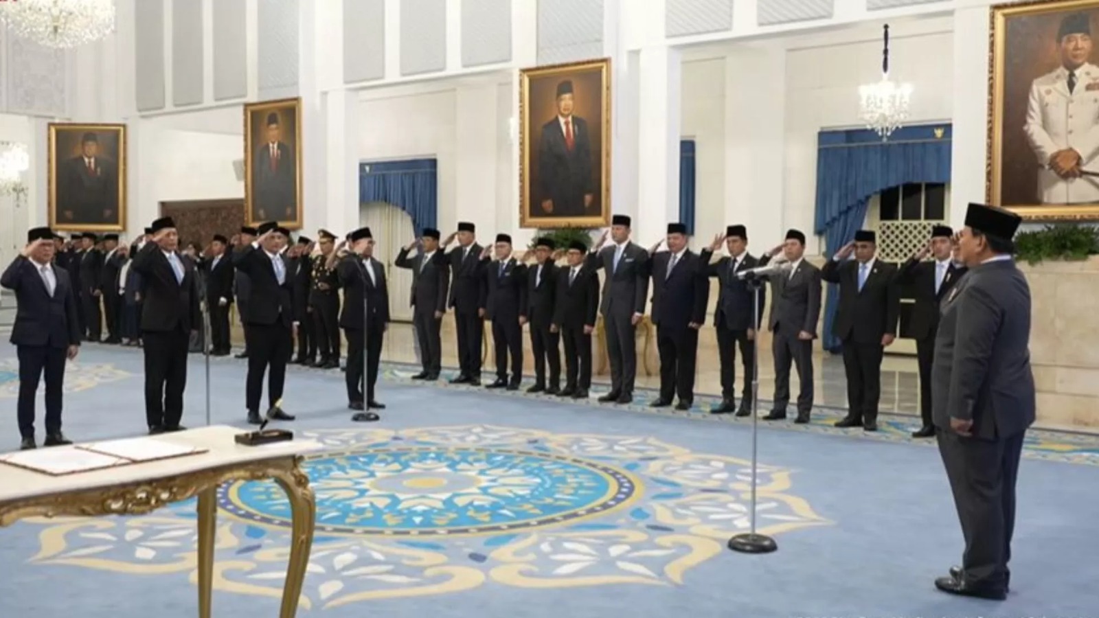 Presiden RI Prabowo Subianto mereshuffle Kabinet Merah Putih Senin (8/9/2025).
