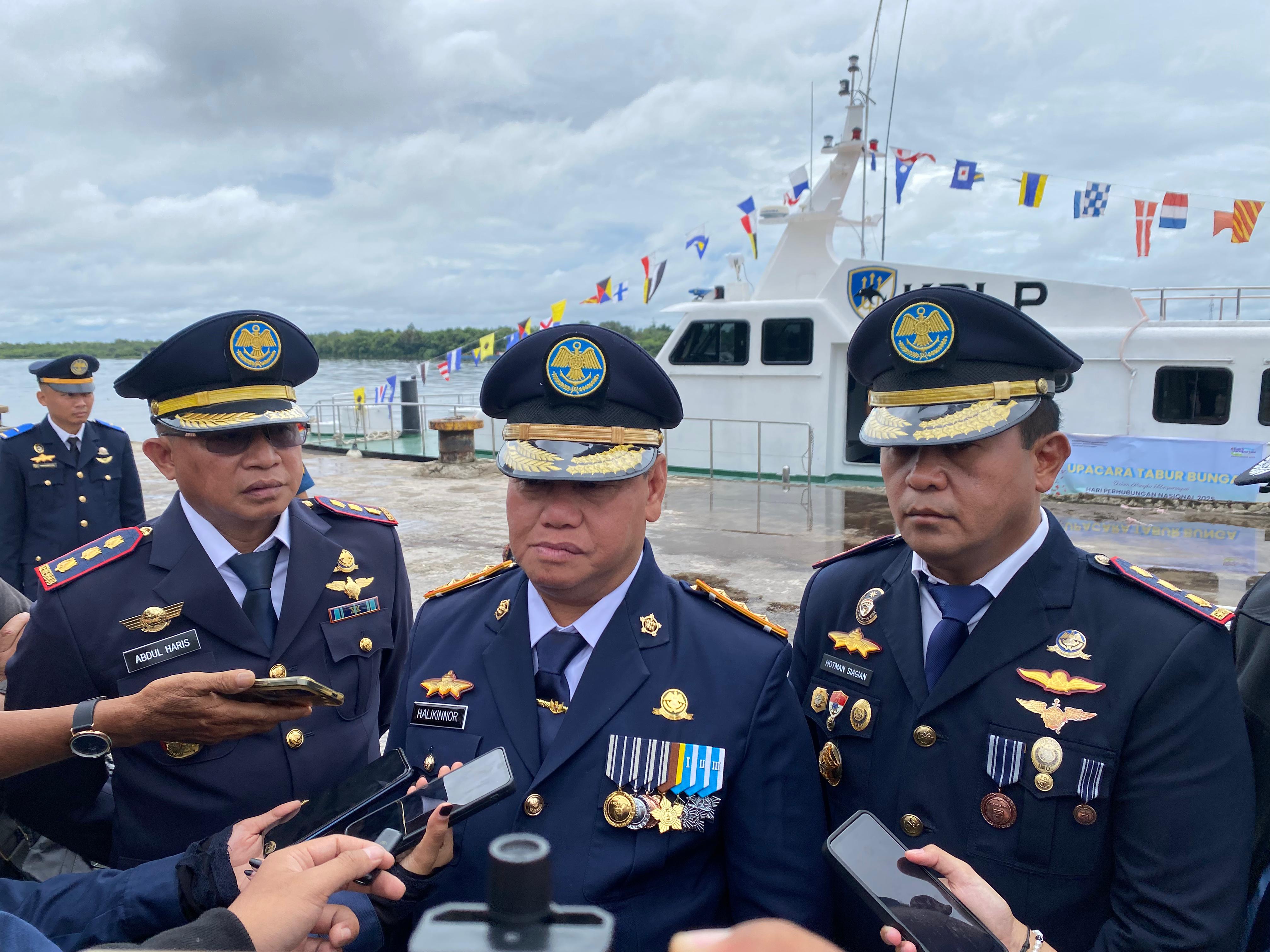 Bupati Kotim Halikinnor (tengah).