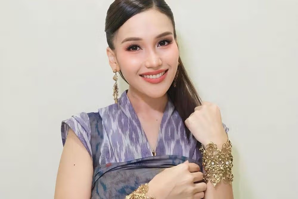 Ayu Ting-Ting.