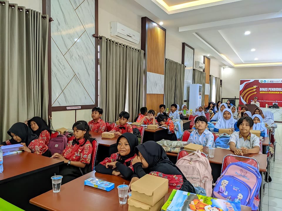 Sejumlah murid sekolah dasr di Kotim saat mengikuti kegiatan bimbingan teknis di Aula kantor Dinas Pendidikan, belum lama ini.BAHRI/KALTENG POS