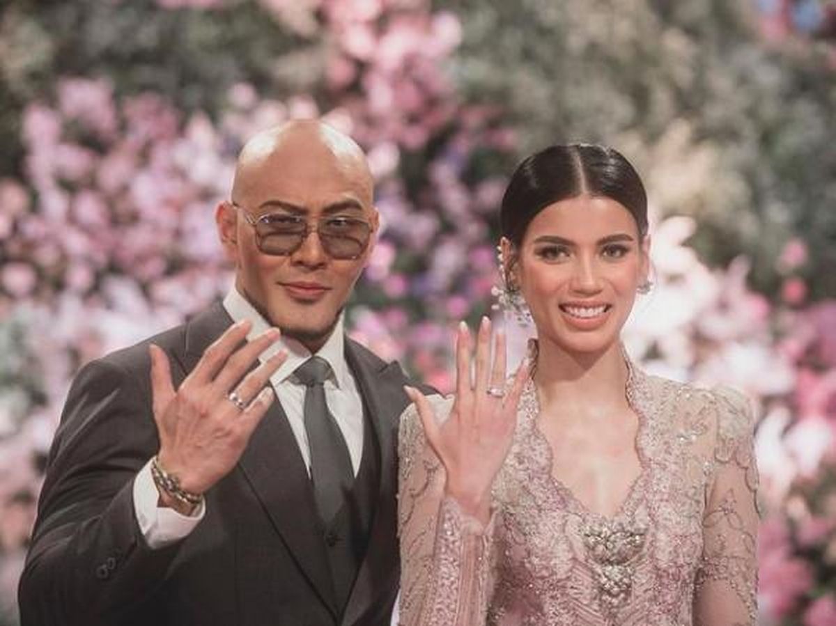 Kenangan pernikahan Deddy Corbuzier dengan Sabrina Chairunnisa
