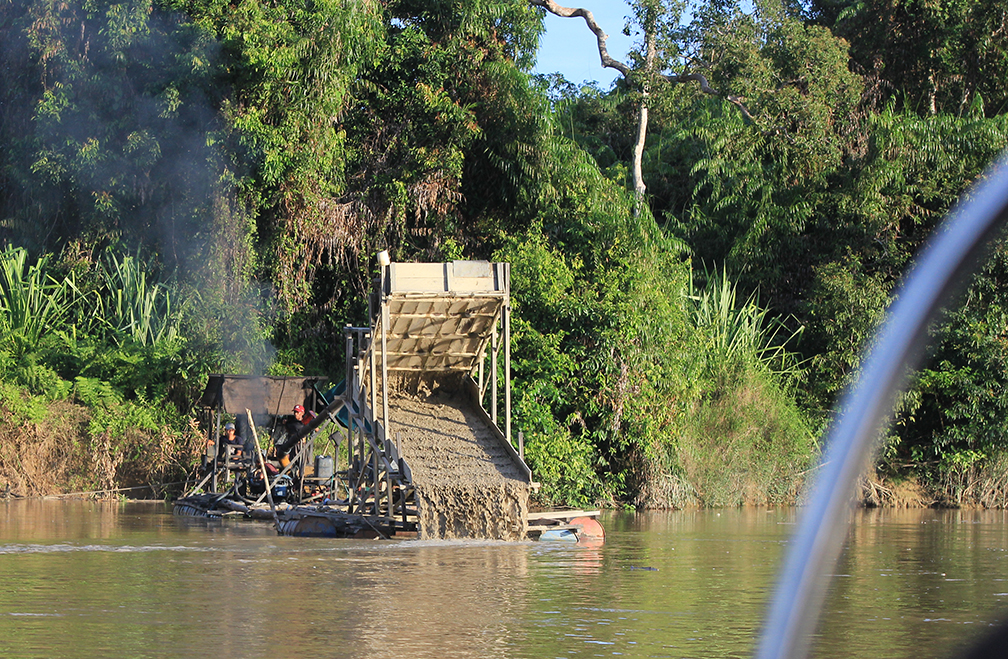 Pertambangan tradisional di Sungai Rungan.AGUS PRAMONO/KALTENG POS