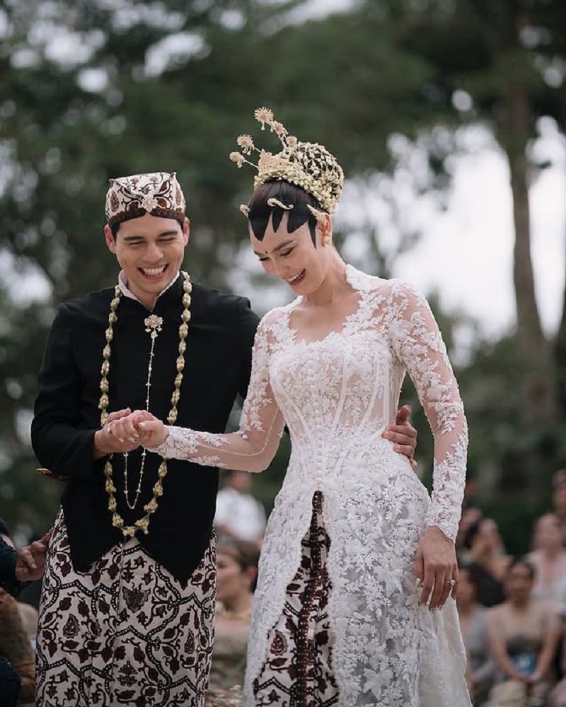 Pernikahan Luna Maya dan Maxime Bouttier