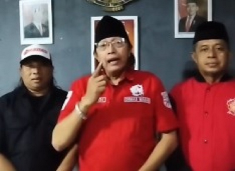 Ketua Madas Malang Raya Asyhadi saat menyampaikan klarifikasi.