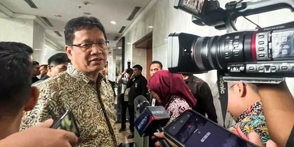 Menteri Keuangan Purbaya Yudhi Sadewa menjawab pertanyaan awak media di Kantor Kementerian Keuangan Jakarta, Selasa (7/10). (Antara)