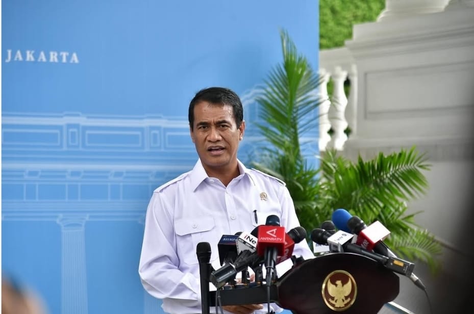 Mentan Andi Amran tanggapi laporan Bapanas soal beras turun mutu atau rusak. (Instagram/a.amran_sulaiman)