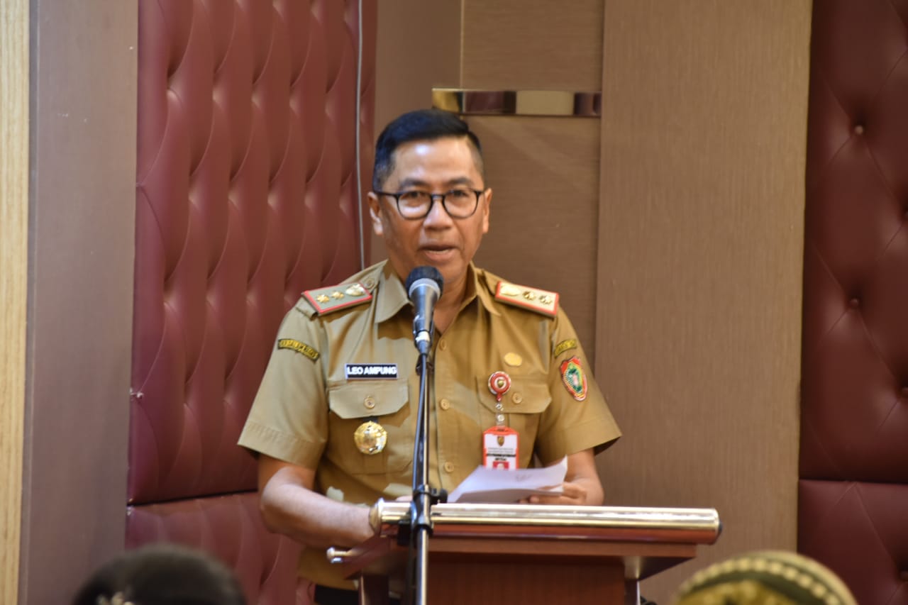 Plt. Sekda Kalteng Leonard S. Ampung