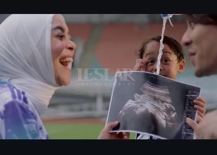 Rizky Billar dan Lesti Kejora mengumumkan kehamilan anak ketiga. (Instagram)