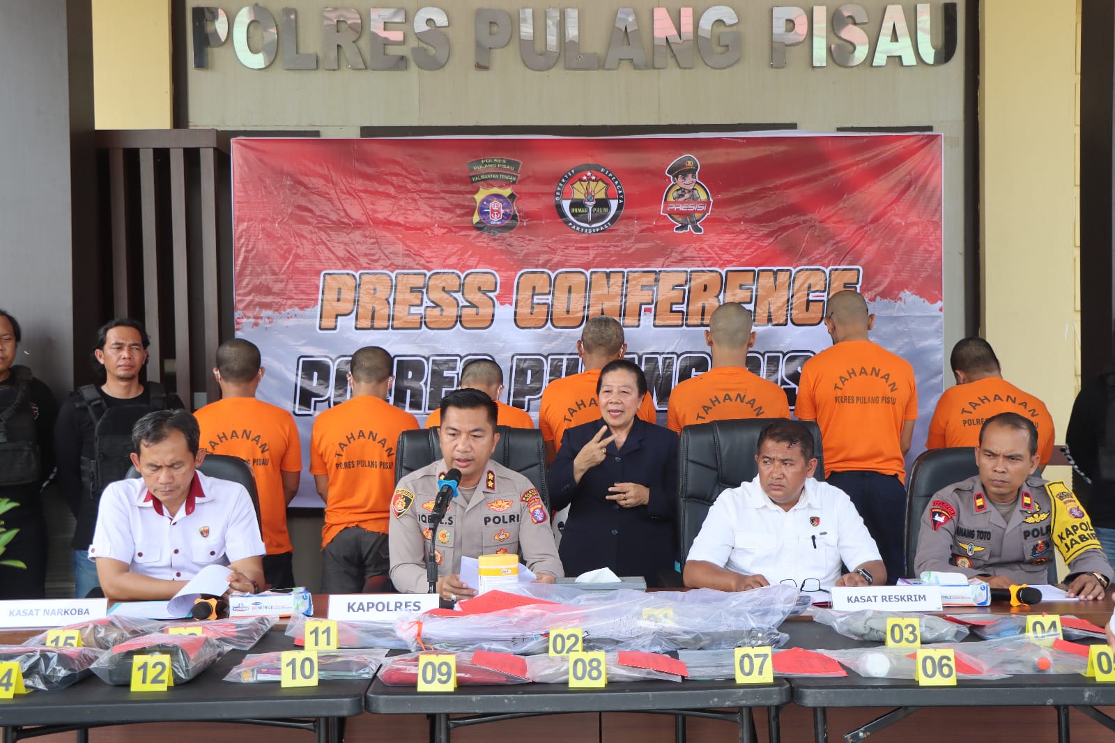 Kapolres Pulang Pisau AKBP AKBP Iqbal Sengaji menyampaikan keterangan pers.HUMAS