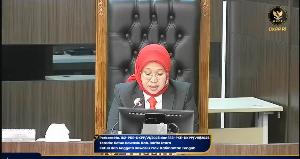 Pembacaan putusan oleh DKPP RI.