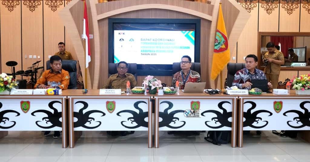 Bupati Murung Raya Heriyus melakukan rapat koordinasi bersama KPK.HUMAS