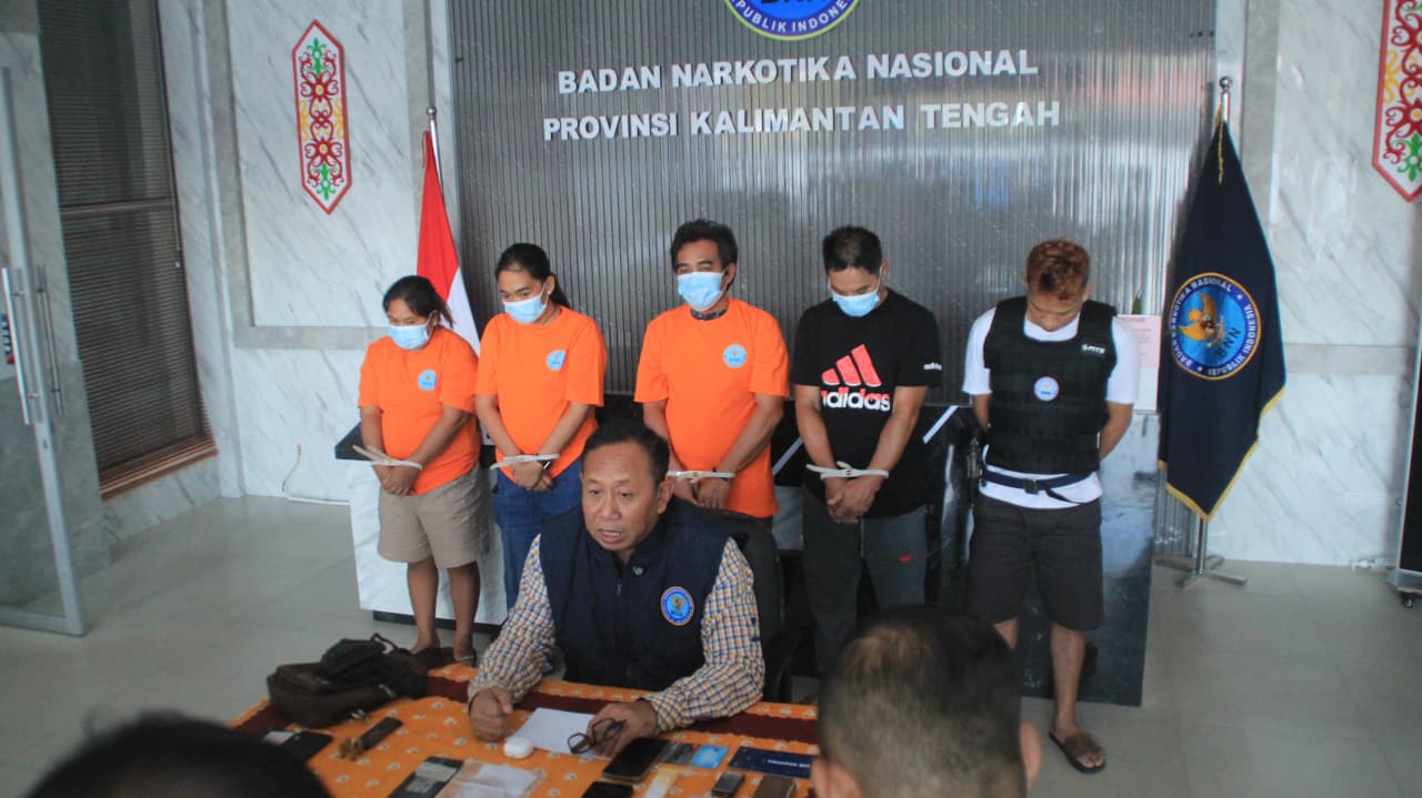 Rilis kasus sabu dan polisi gadungan oleh BNN Kalteng