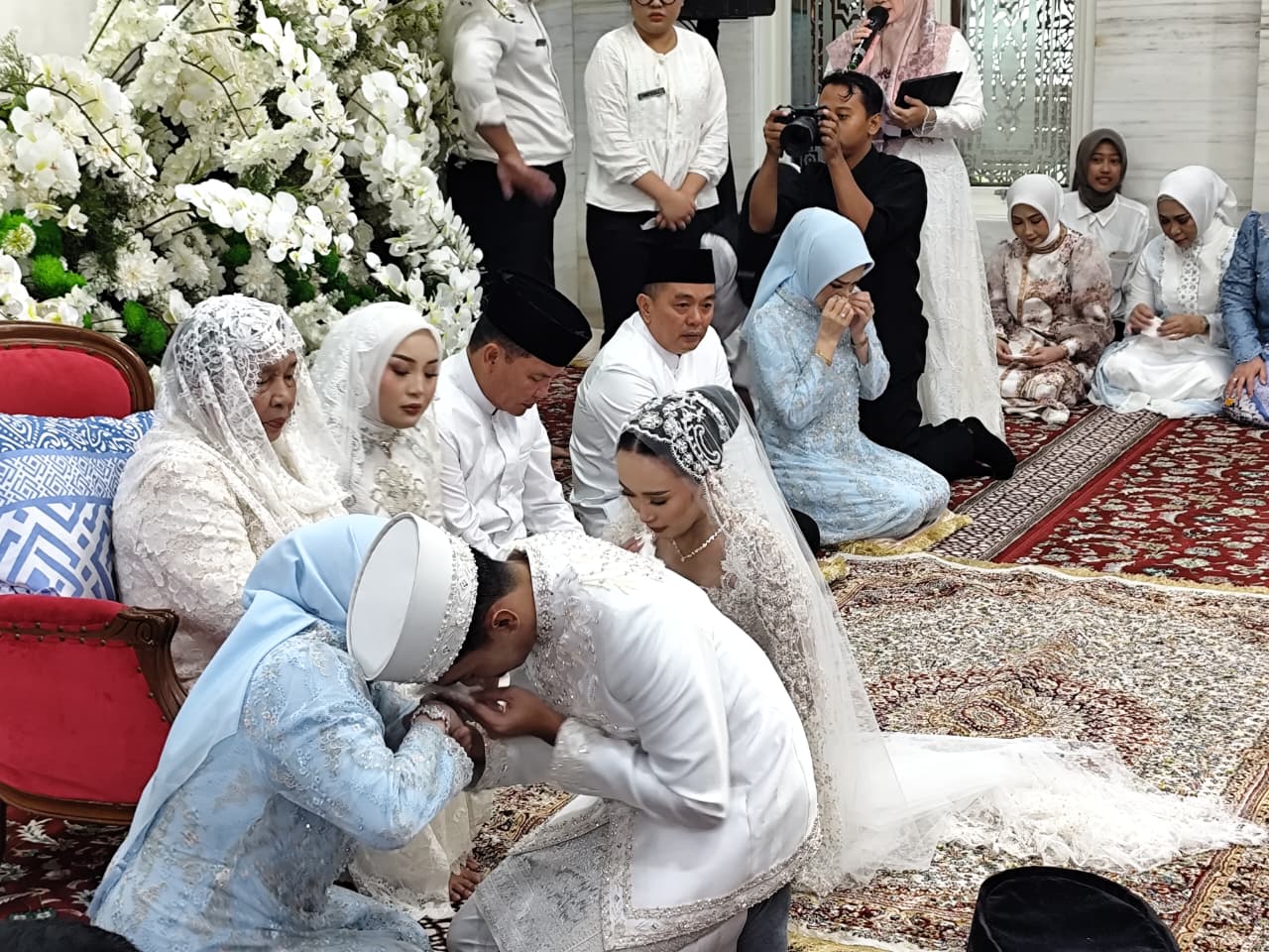 Prosesi sungkeman Deden & Bunga.NOVIA/KALTENG POS