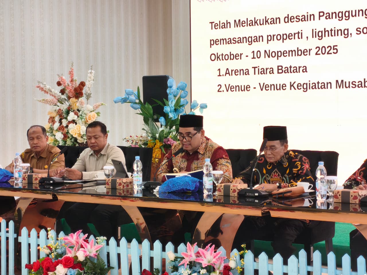 Rapat di Aula Rumah Jabatan Bupati Barito Utara.RENO SAPUTRA/KALTENG POS