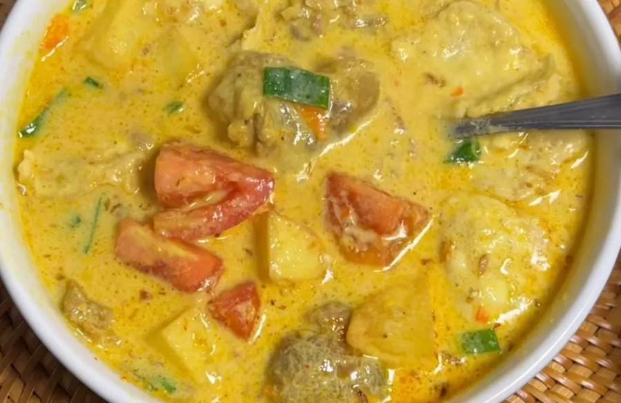 Soto Betawi khas Jakarta.