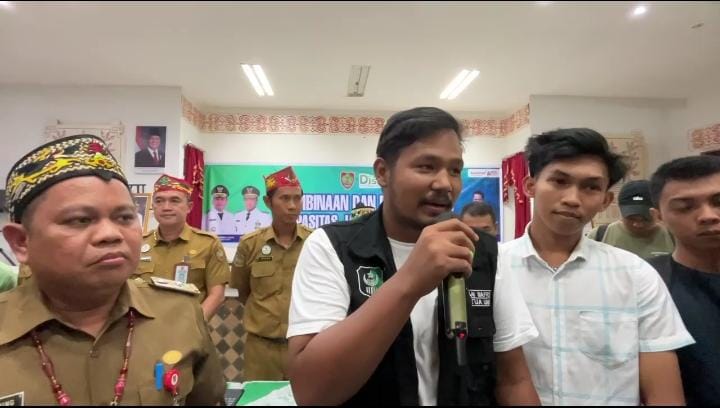 Kadishut Kalteng dan Ampehu saat bertemu.
