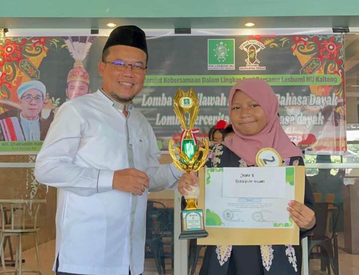 Ziadatul Ikrimah Nayla juara II lomba bercerita Islami Bahasa Dayak. DOK PRIBADI